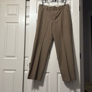 Men’s Eddie Bauer brown flat front dress pant